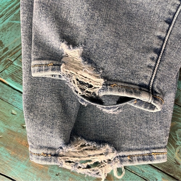 Abercrombie & Fitch The Super Skinny High Rise Ankle Distressed Jeans Size 24 - Picture 9 of 13